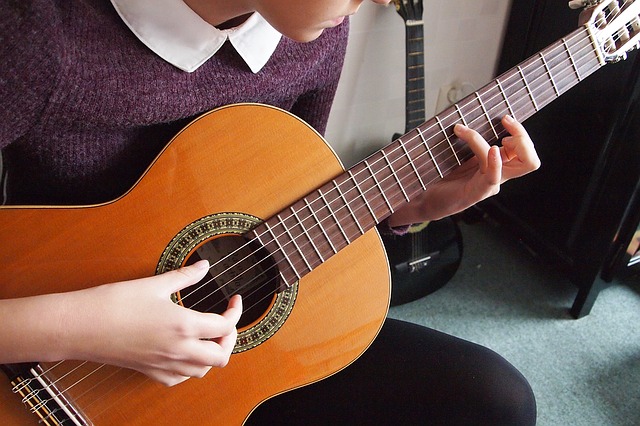 chitarra dita